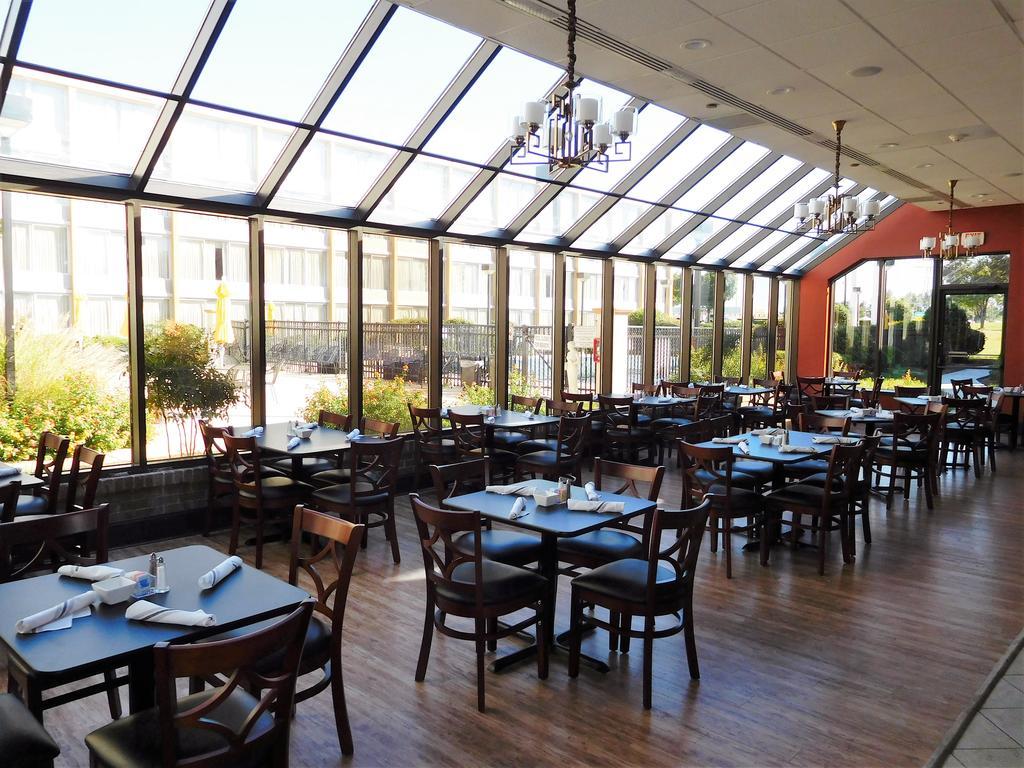 Wyndham Garden Greensboro Exterior photo