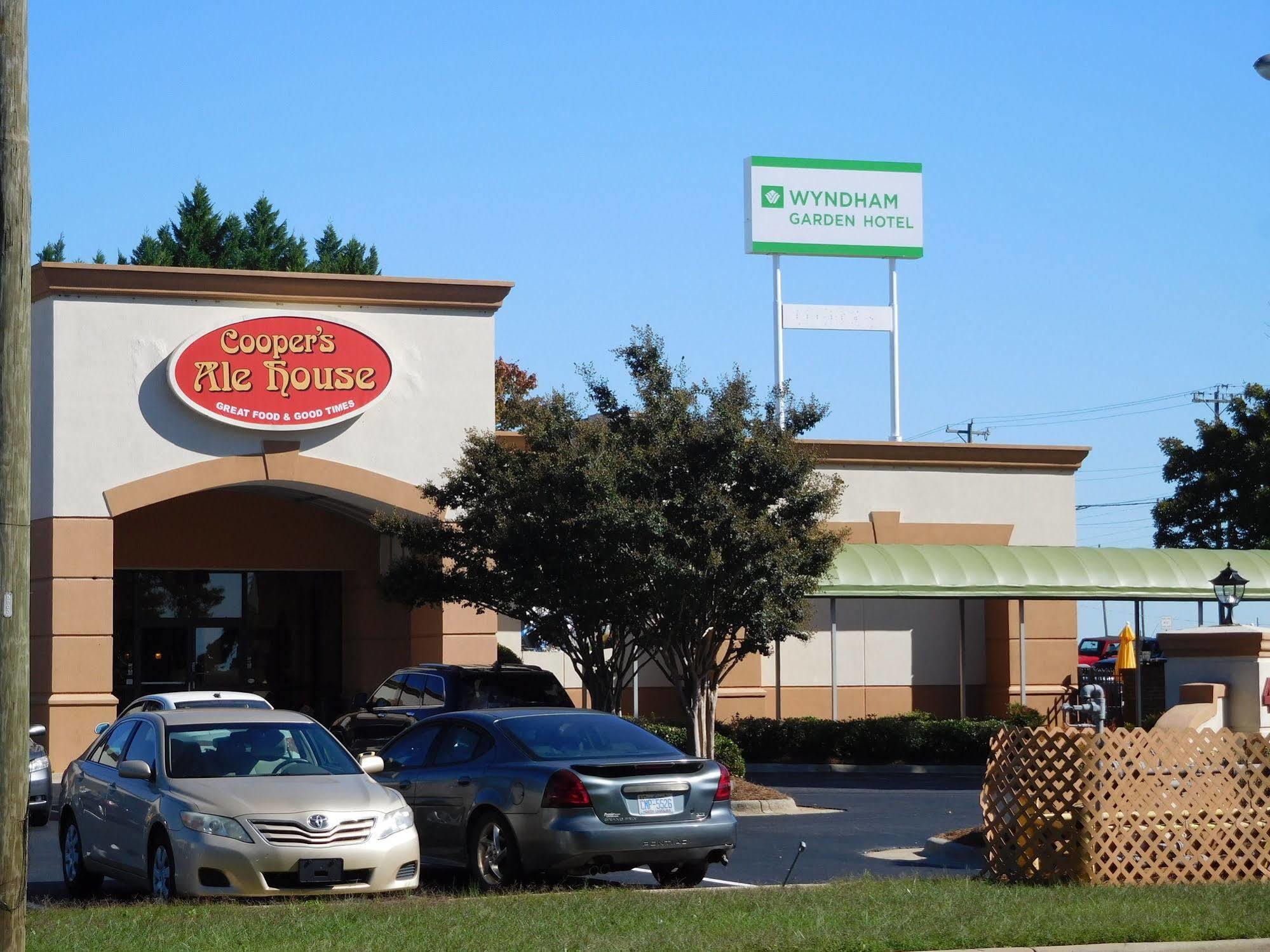 Wyndham Garden Greensboro Exterior photo