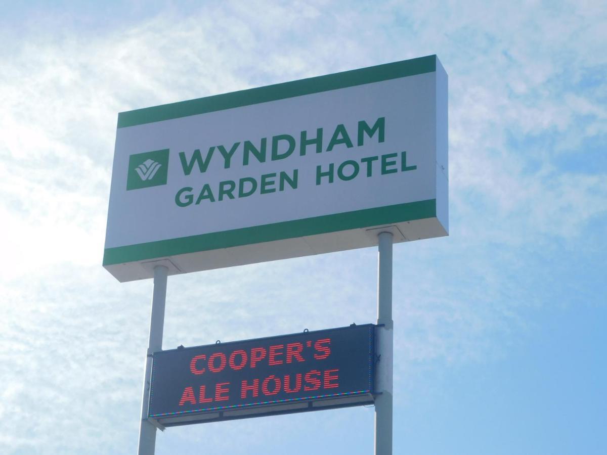 Wyndham Garden Greensboro Exterior photo